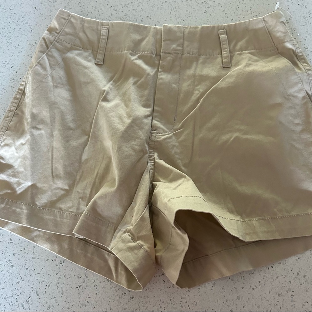 A New Day Tan Bermuda Shorts Flat Front Cotton Blend size 4 NWOT